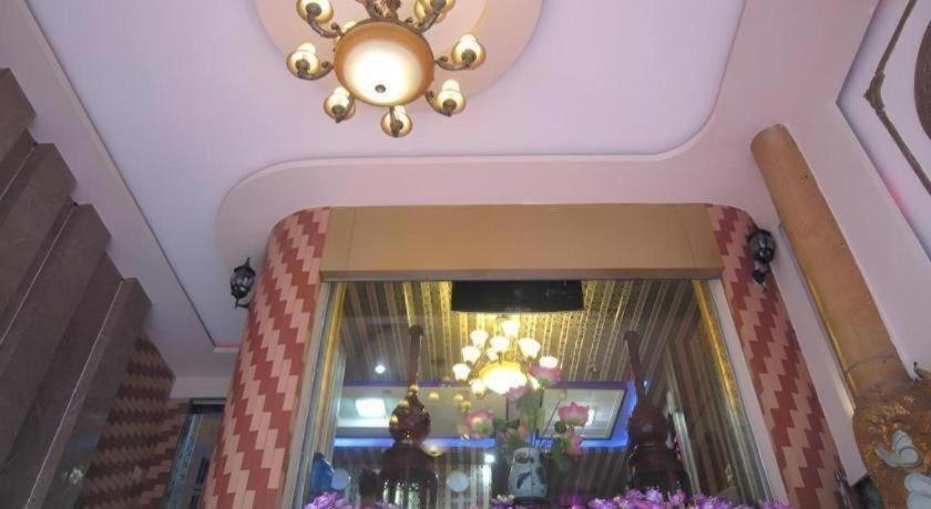 Vy Vy Airport Hotel