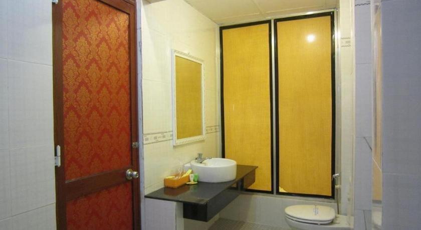 Vy Vy Airport Hotel