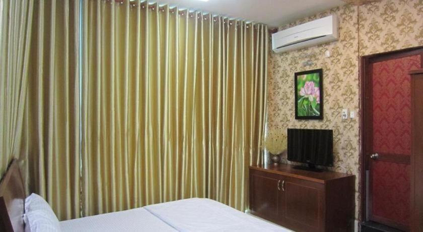 Vy Vy Airport Hotel